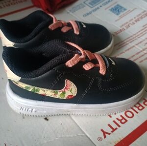 Toddler Black Pink Nike Shoes Size 6c